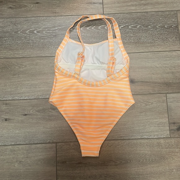 Xhiliration size small one piece swimsuit - Picture 2 of 4